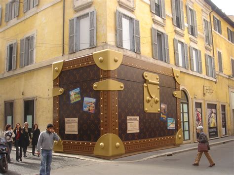 louis vuitton store roma italy.